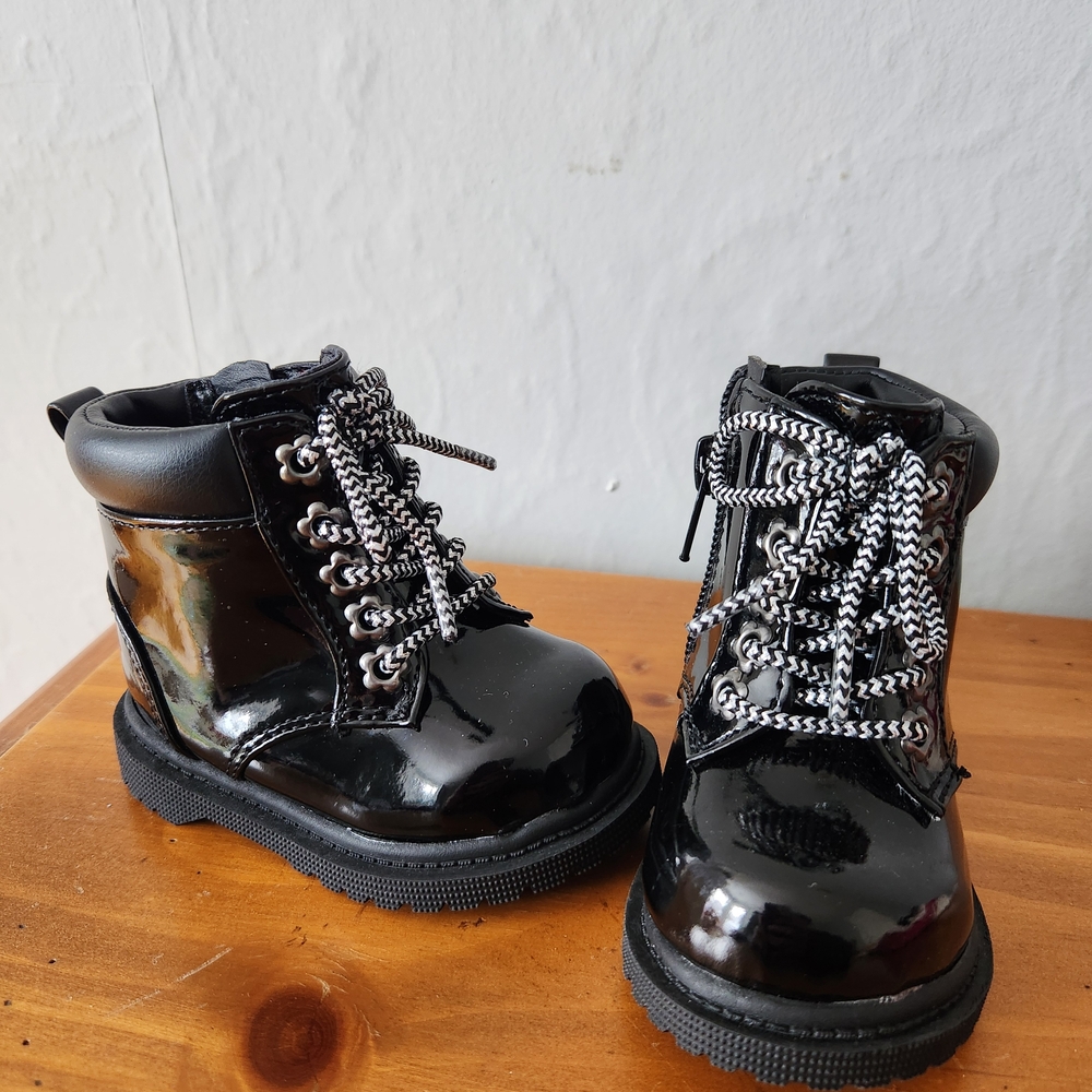 Wonder Nation Size 2 Baby Boots